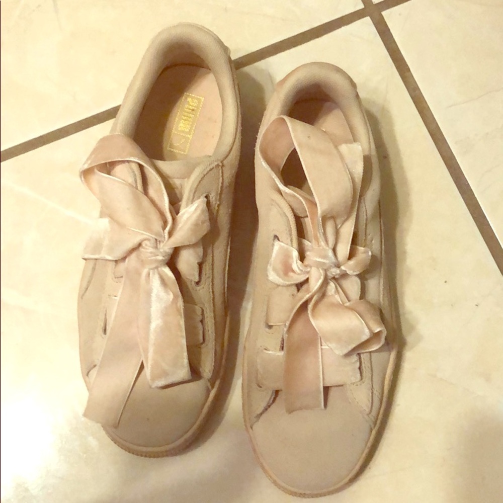 Pink Suede pumas